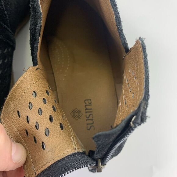 Susina Blakely Bootie Black Suede Perforated Back Zip Low Heel Ankle Womens 6 - Picture 10 of 11